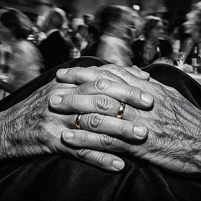 As mãos e as alianças