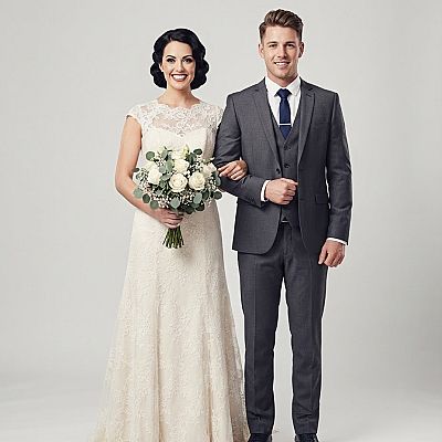 Casal posando para a câmera